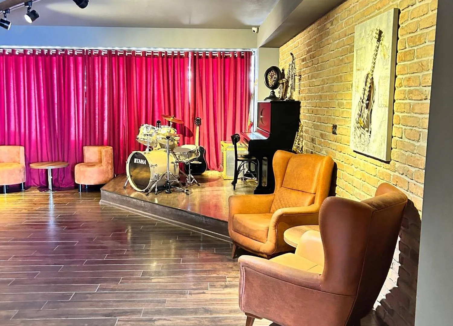 Jazz Hotel Tiflis 4*,